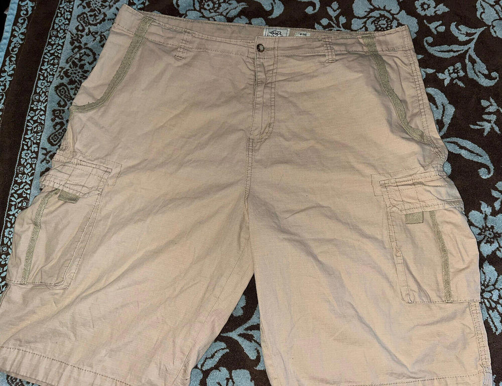 Men’s Ecko Unlimited Khaki Shorts W-38